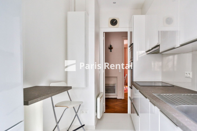Kitchen - 
    17th district
  Plaine-Monceau, Paris 75017
