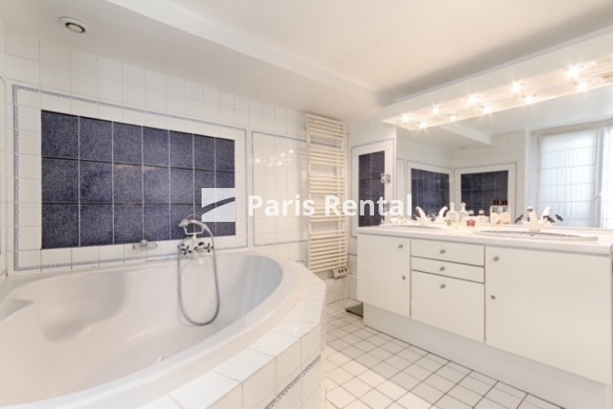 Bathroom - 
    6th district
  Bac - St Germain, Paris 75006
