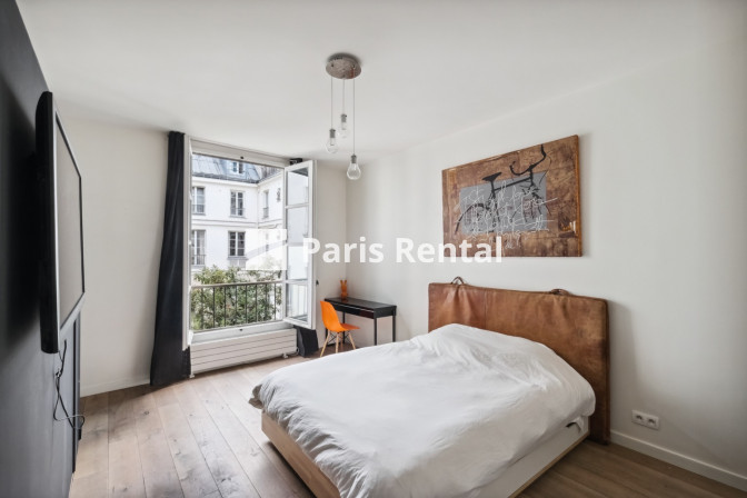 Master bedroom - 
    4th district
  Le Marais, Paris 75004
