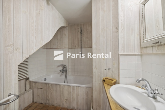 Bathroom 2 - 
    4th district
  Le Marais, Paris 75004
