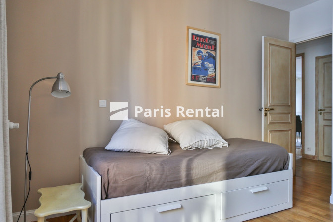 Bedroom 1 - 
    16th district
  Trocadéro, Paris 75116
