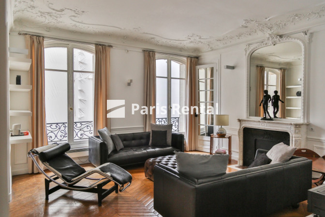 Living room - dining room - 
    4th district
  Ile de la Cité, Paris 75004
