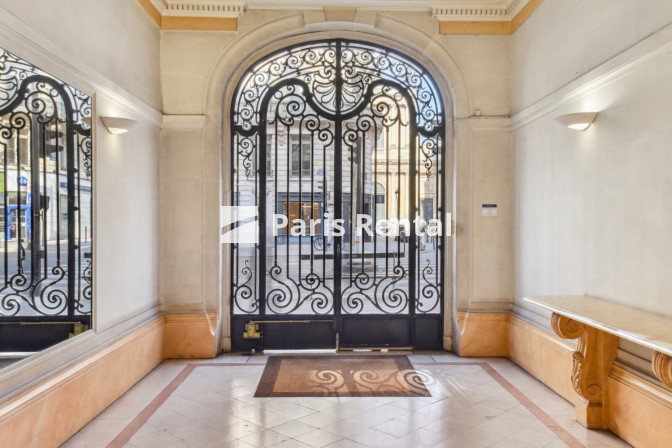 Entrance hall - 
    7th district
  St.Germain des Prés, Paris 75007
