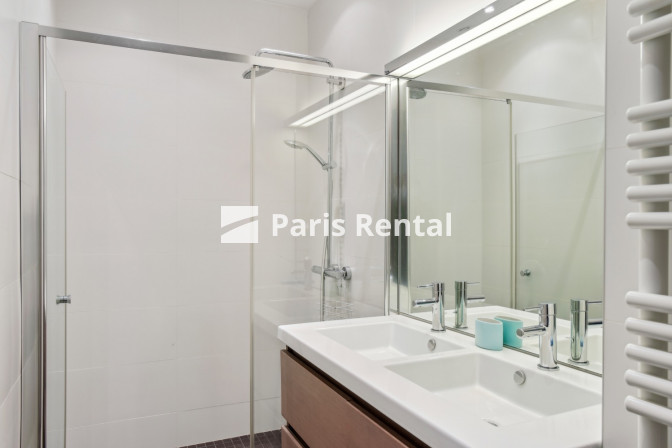 Shower-room 1 - 
    7th district
  St.Germain des Prés, Paris 75007
