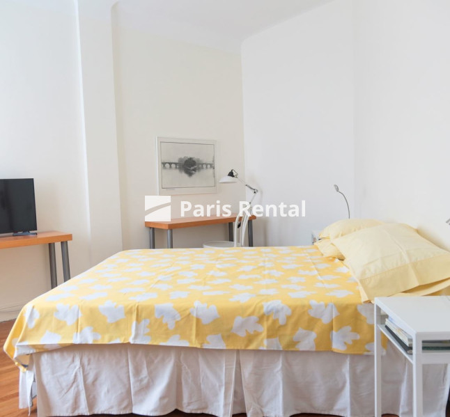 Bedroom - 
    15th district
  Javel, Paris 75015
