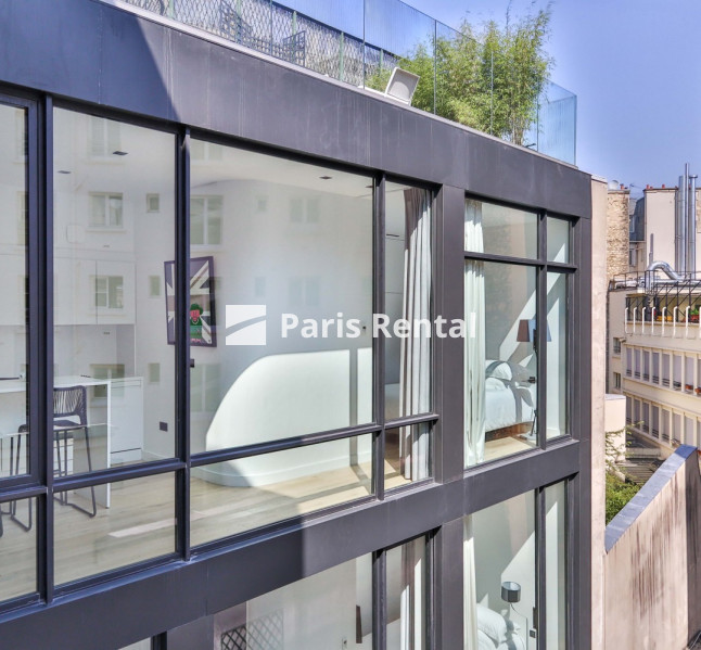 View from the living room - 
    8th district
  Saint Lazare, Paris 75008
