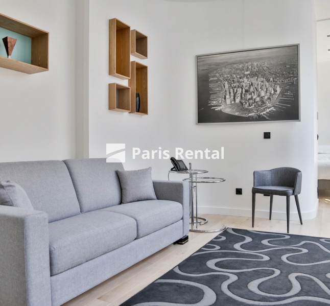 Living room - 
    8th district
  Europe-St Lazare, Paris 75008
