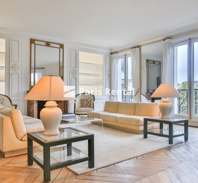 Living room - 
    8th district
  Monceau, Paris 75008
