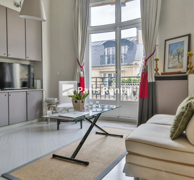 Living room - dining room - 
    16th district
  Etoile, Paris 75016
