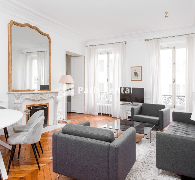 Living room - 
    8th district
  Champs-Elysées, Paris 75008

