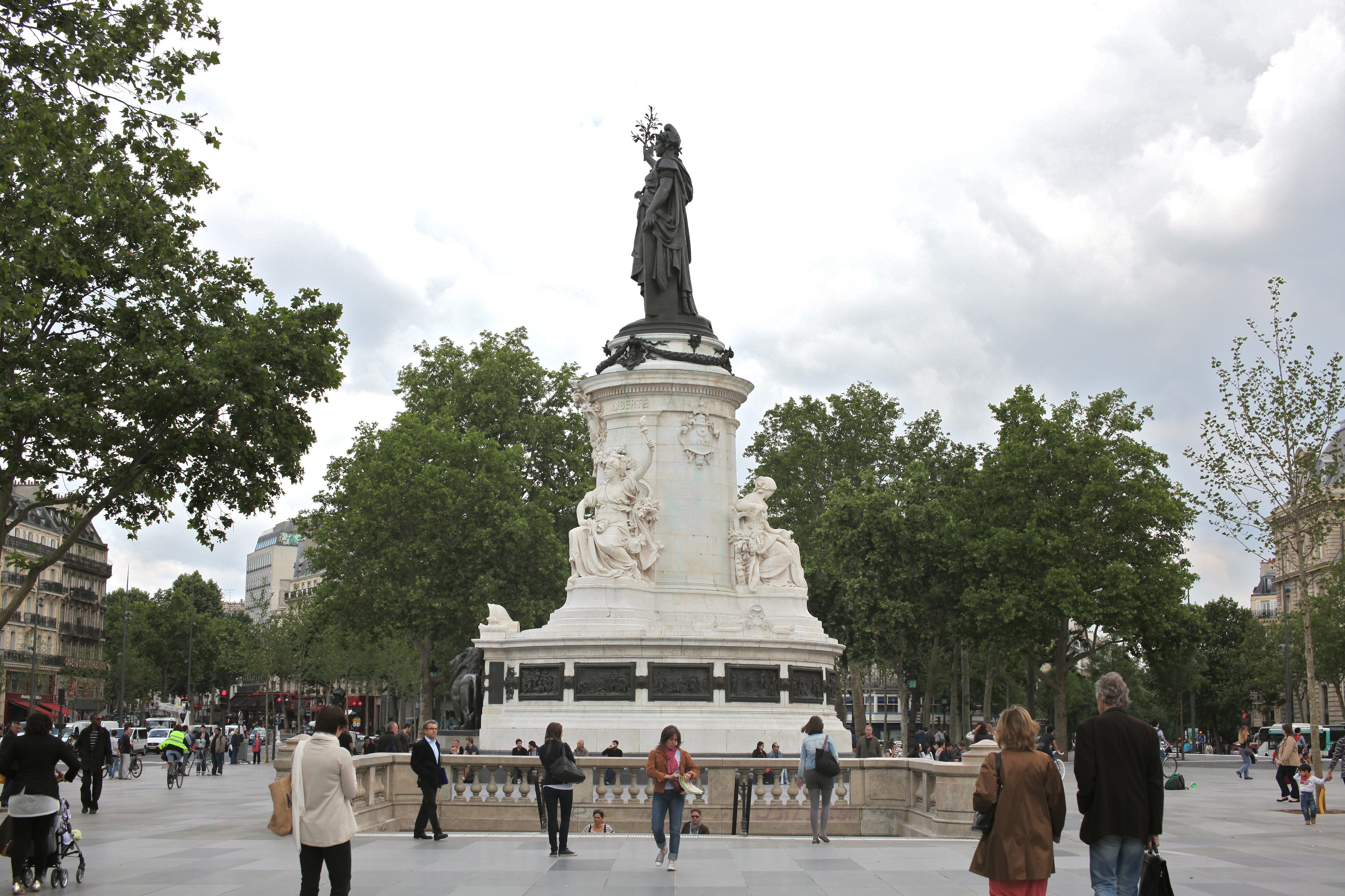 rental apartment paris 10th