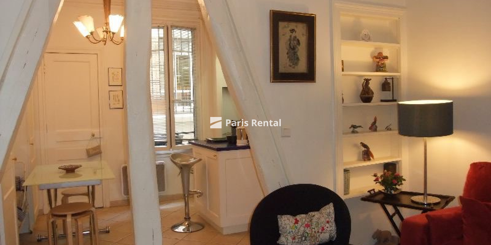 Living room - 
    8th district
  Madeleine / Opéra / Tuileries, Paris 75008
