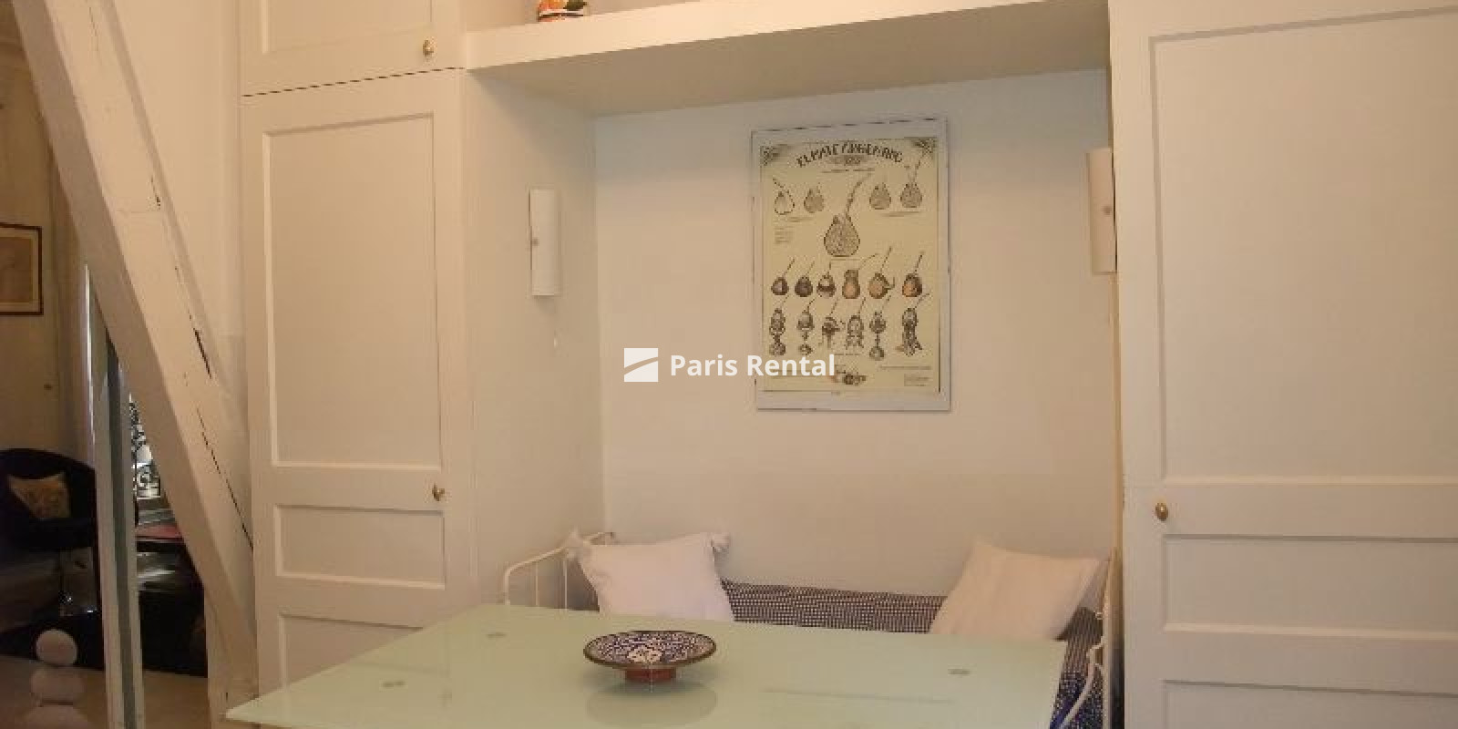 Dining room corner - 
    8th district
  Madeleine / Opéra / Tuileries, Paris 75008
