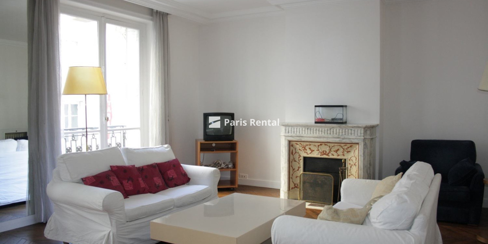 Living room - dining room - 
    16th district
  Paris 75116
