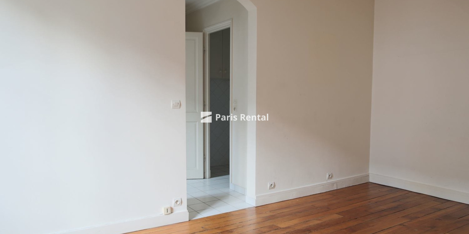 Living room - 
    14th district
  Paris 75014
