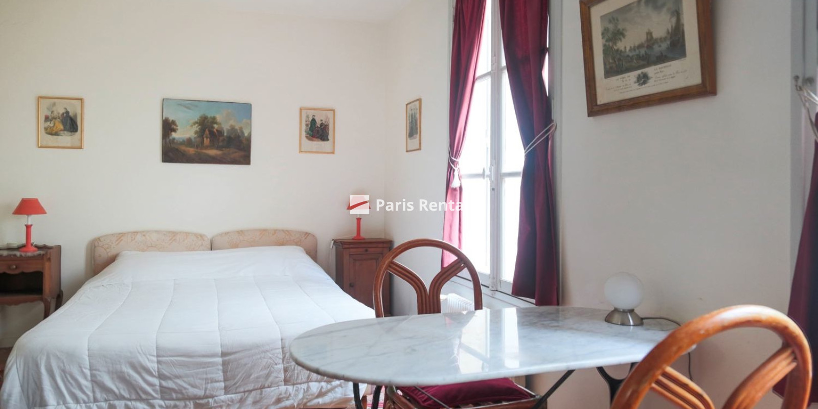 Living room - Bed - 
    4th district
  Paris 75004
