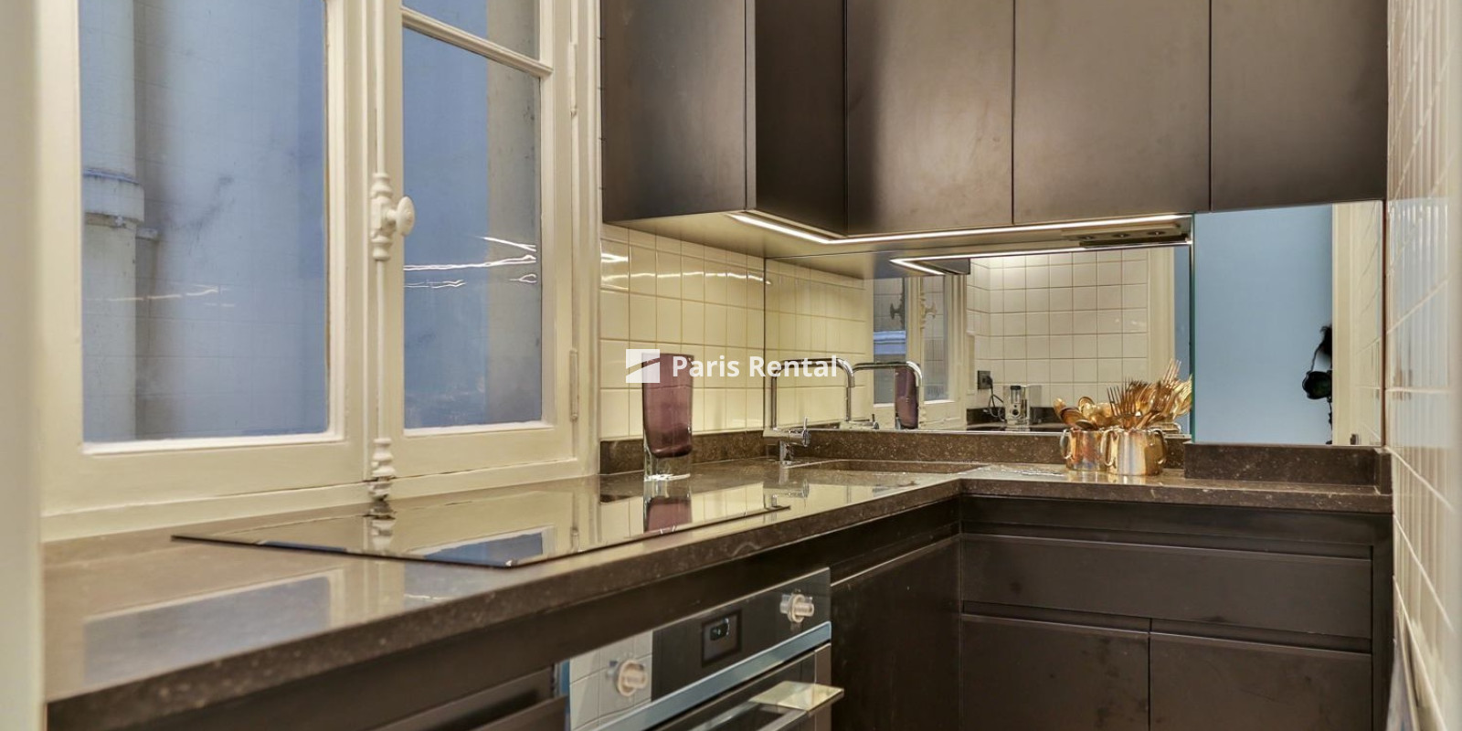 Kitchen - 
    16th district
  Alma, Paris 75016
