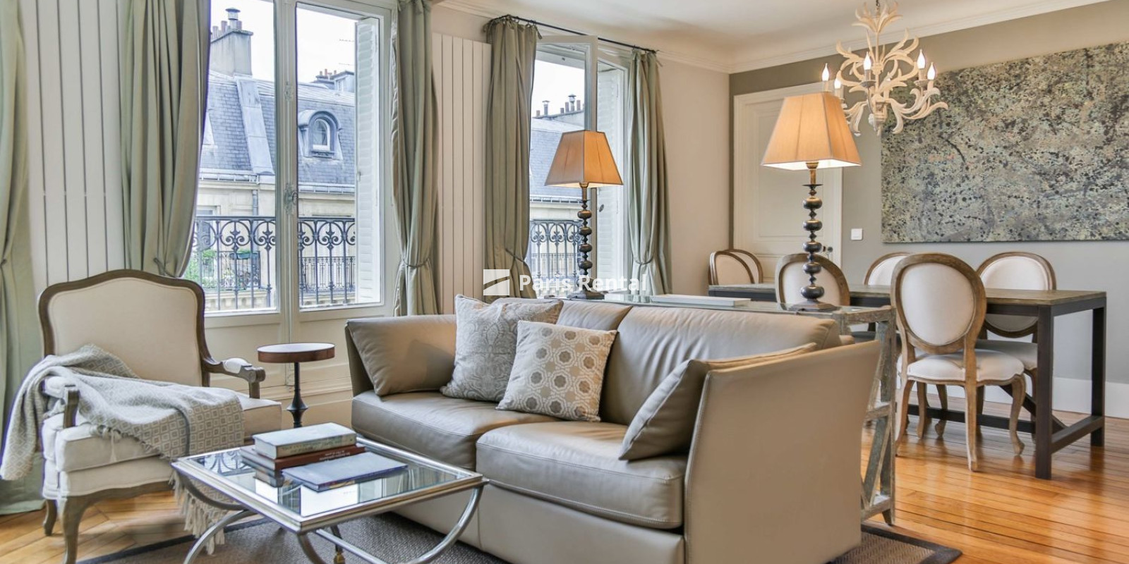Living room - dining room - 
    16th district
  Porte Maillot, Paris 75016
