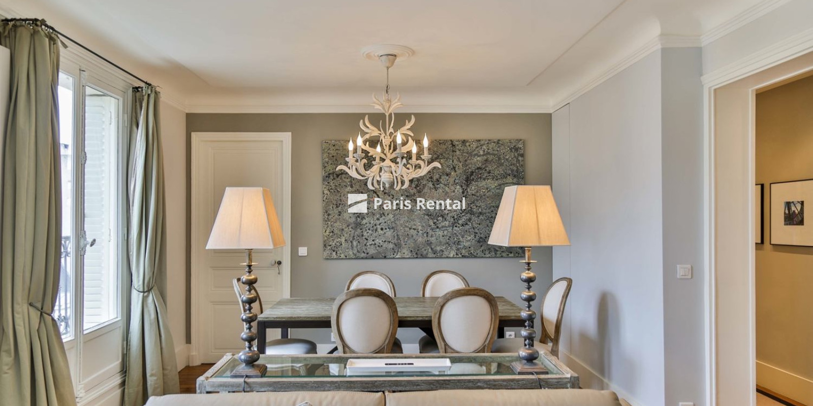Living room - dining room - 
    16th district
  Porte Maillot, Paris 75016

