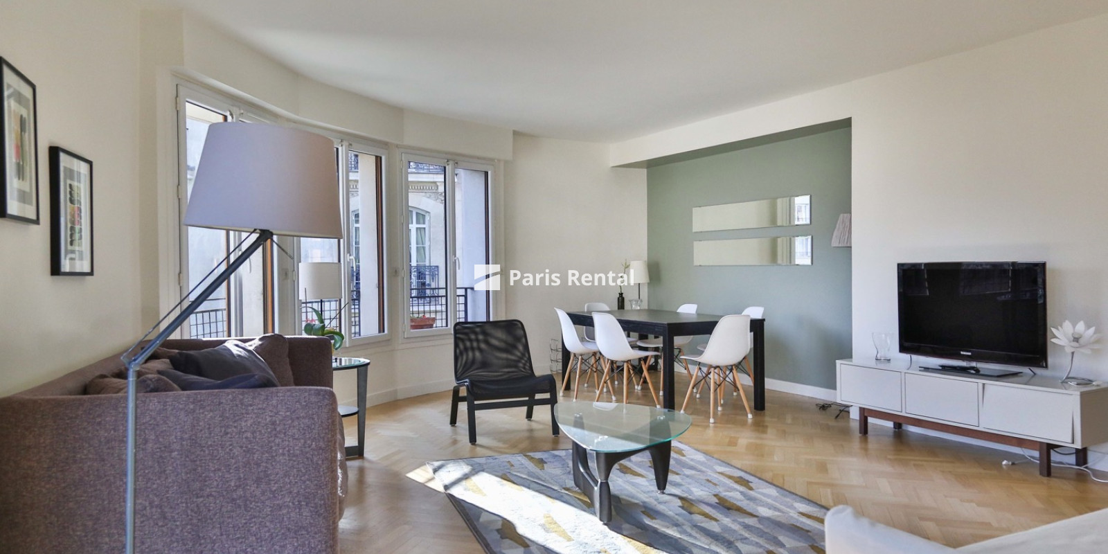 Living room - dining room - 
    16th district
  Auteuil, Paris 75016
