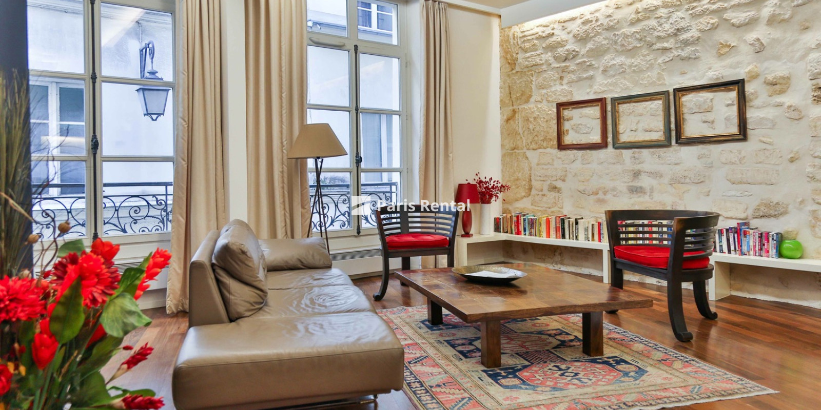 Living room - dining room - 
    2nd district
  Montorgueil, Paris 75002
