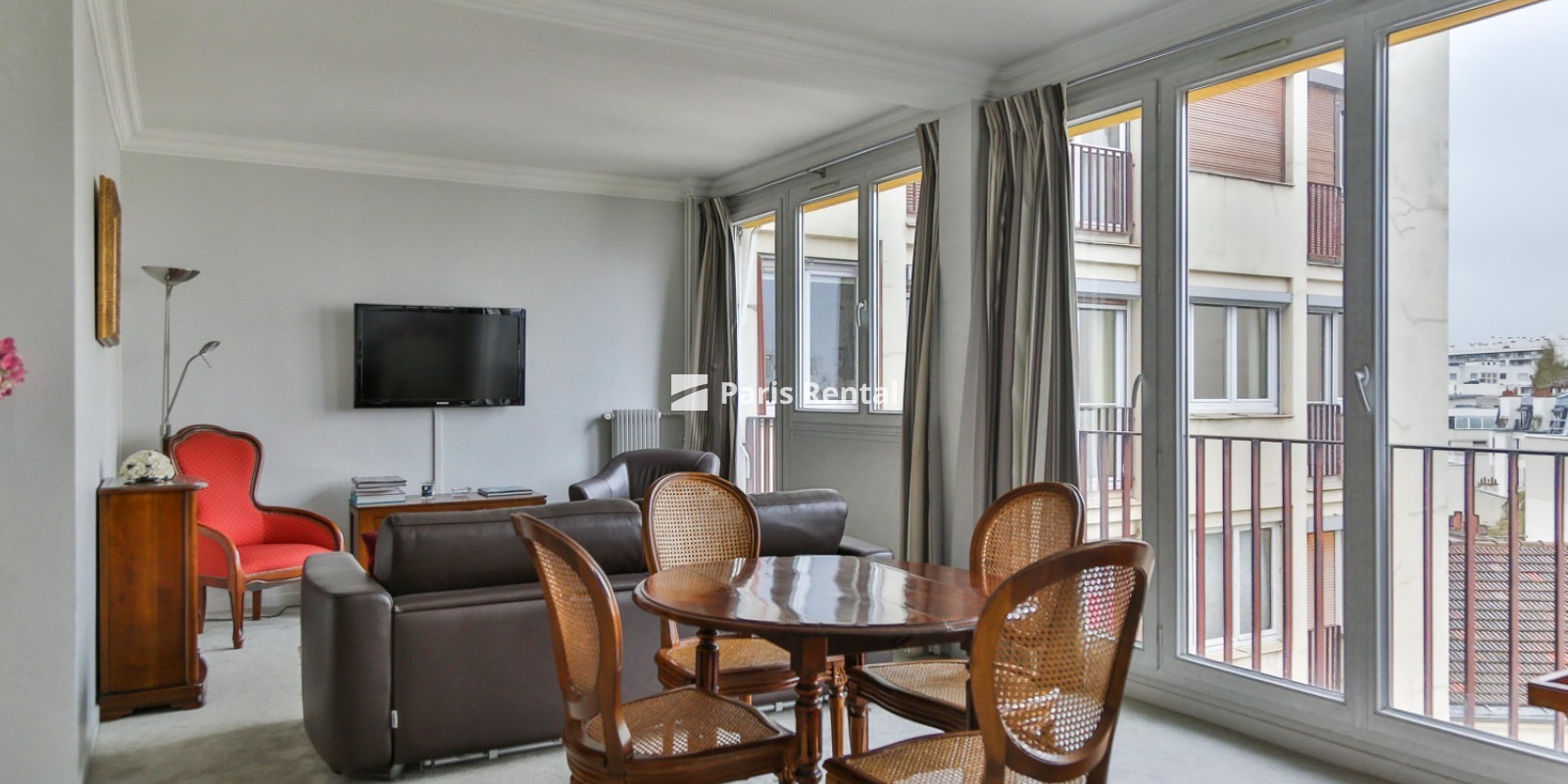 Living room - dining room - 
    15th district
  Grenelle, Paris 75015
