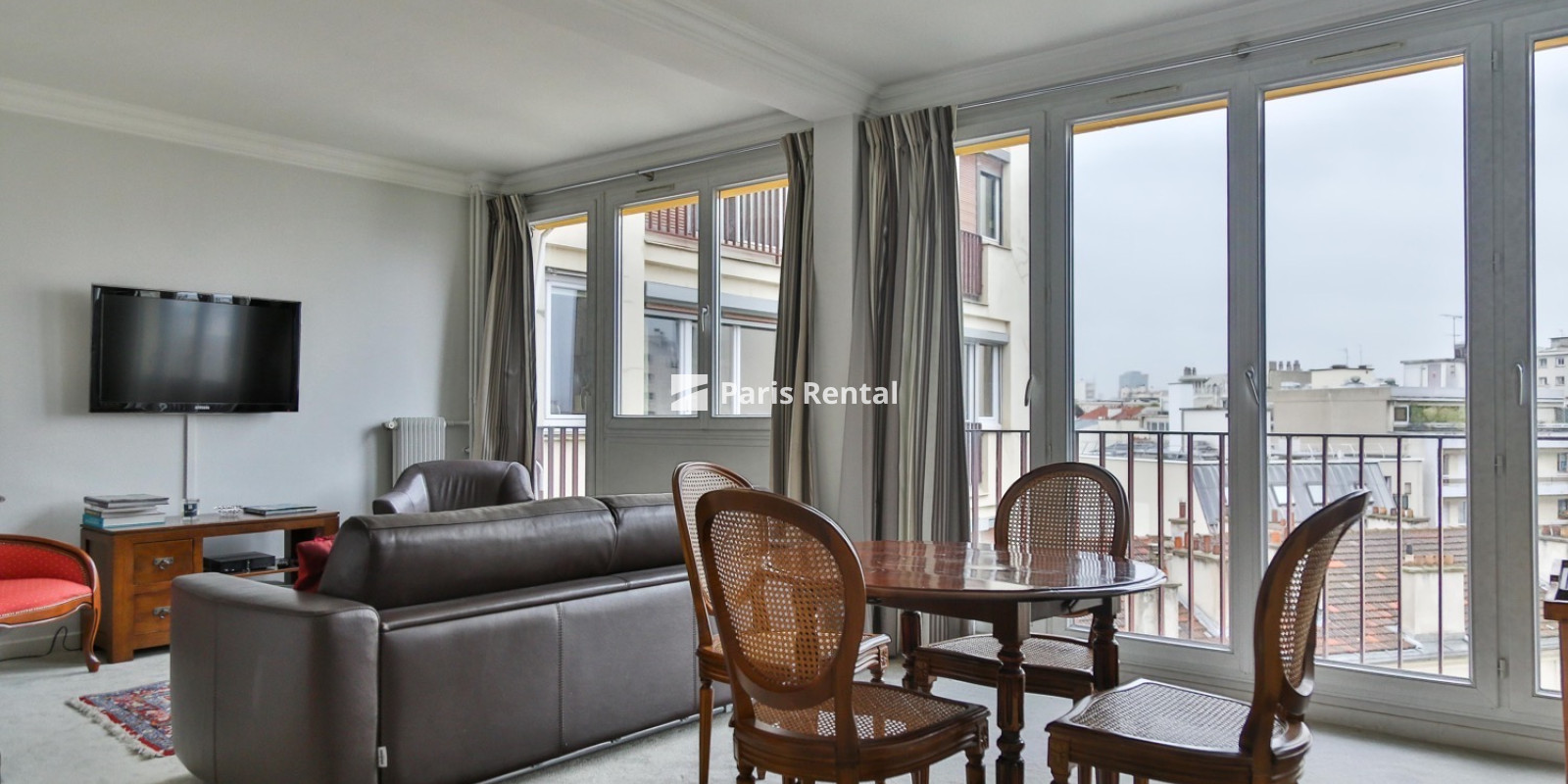 Living room - 
    15th district
  Grenelle, Paris 75015
