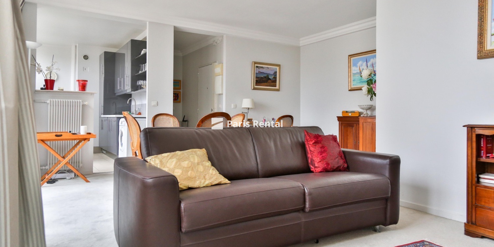 Living room - 
    15th district
  Grenelle, Paris 75015
