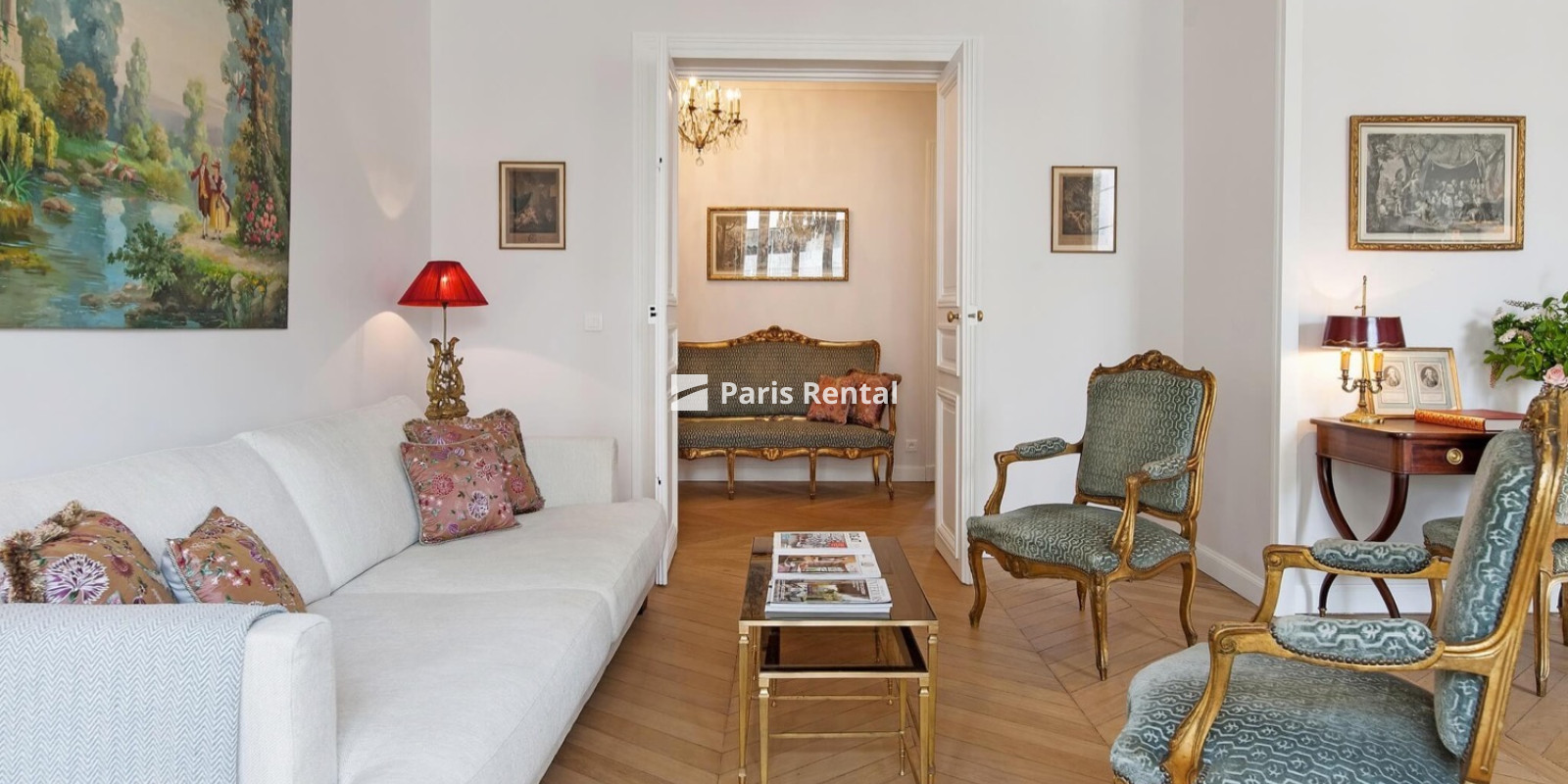 Living room - 
    16th district
  Victor Hugo, Paris 75016
