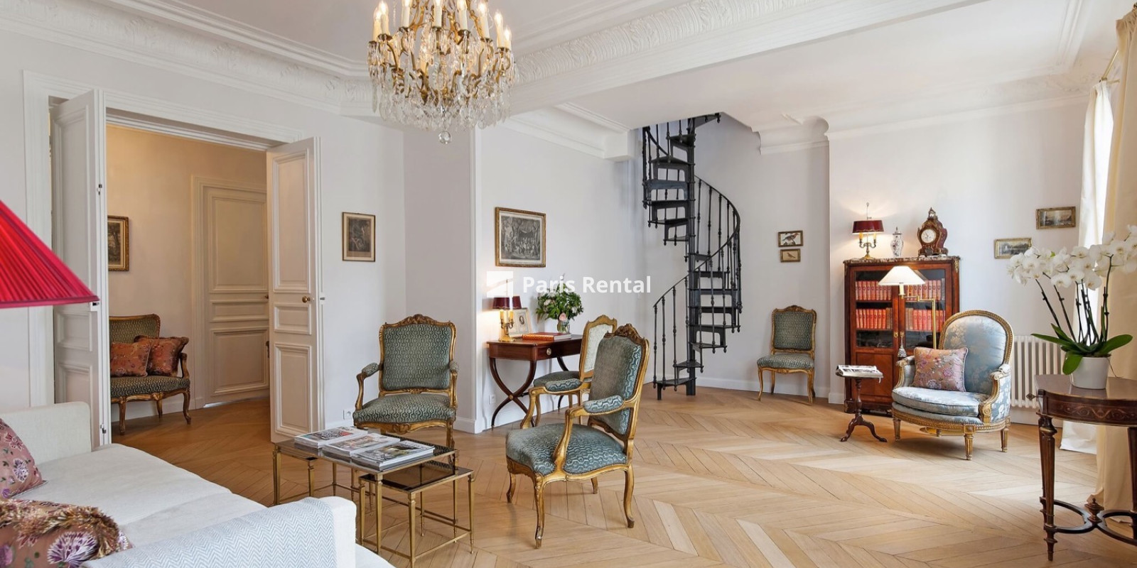 Living room - 
    16th district
  Victor Hugo, Paris 75016
