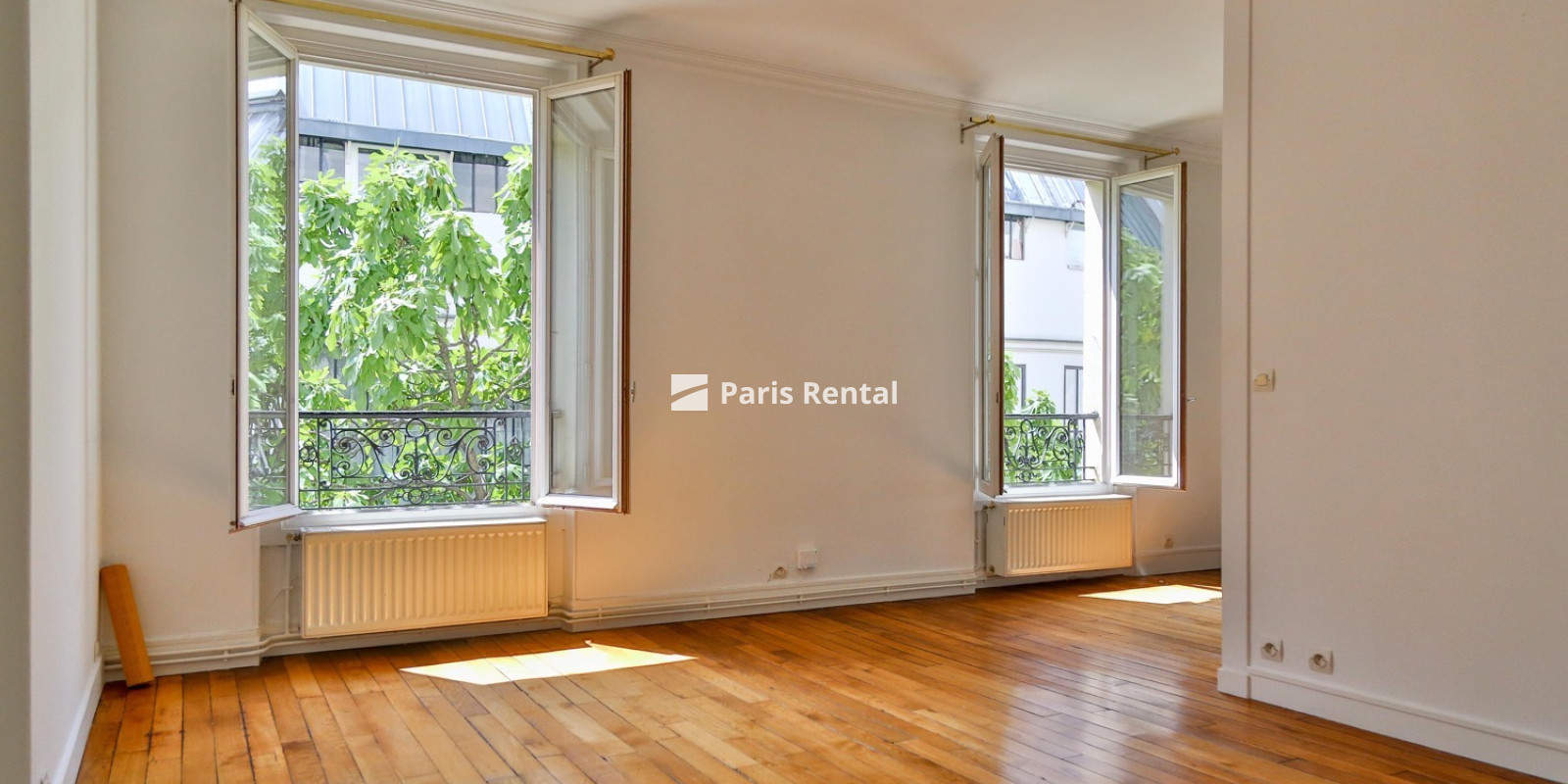Living room - dining room - 
    14th district
  Paris 75014
