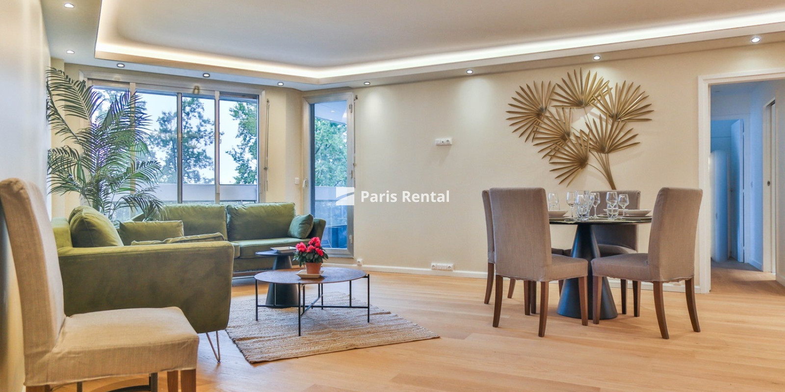 Living room - dining room - 
    16th district
  Trocadéro, Paris 75016
