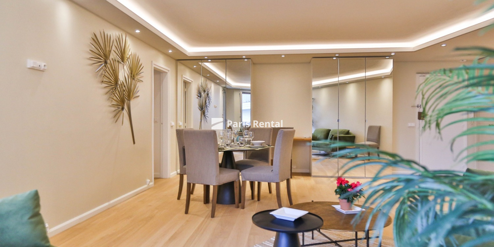 Living room - dining room - 
    16th district
  Trocadéro, Paris 75016
