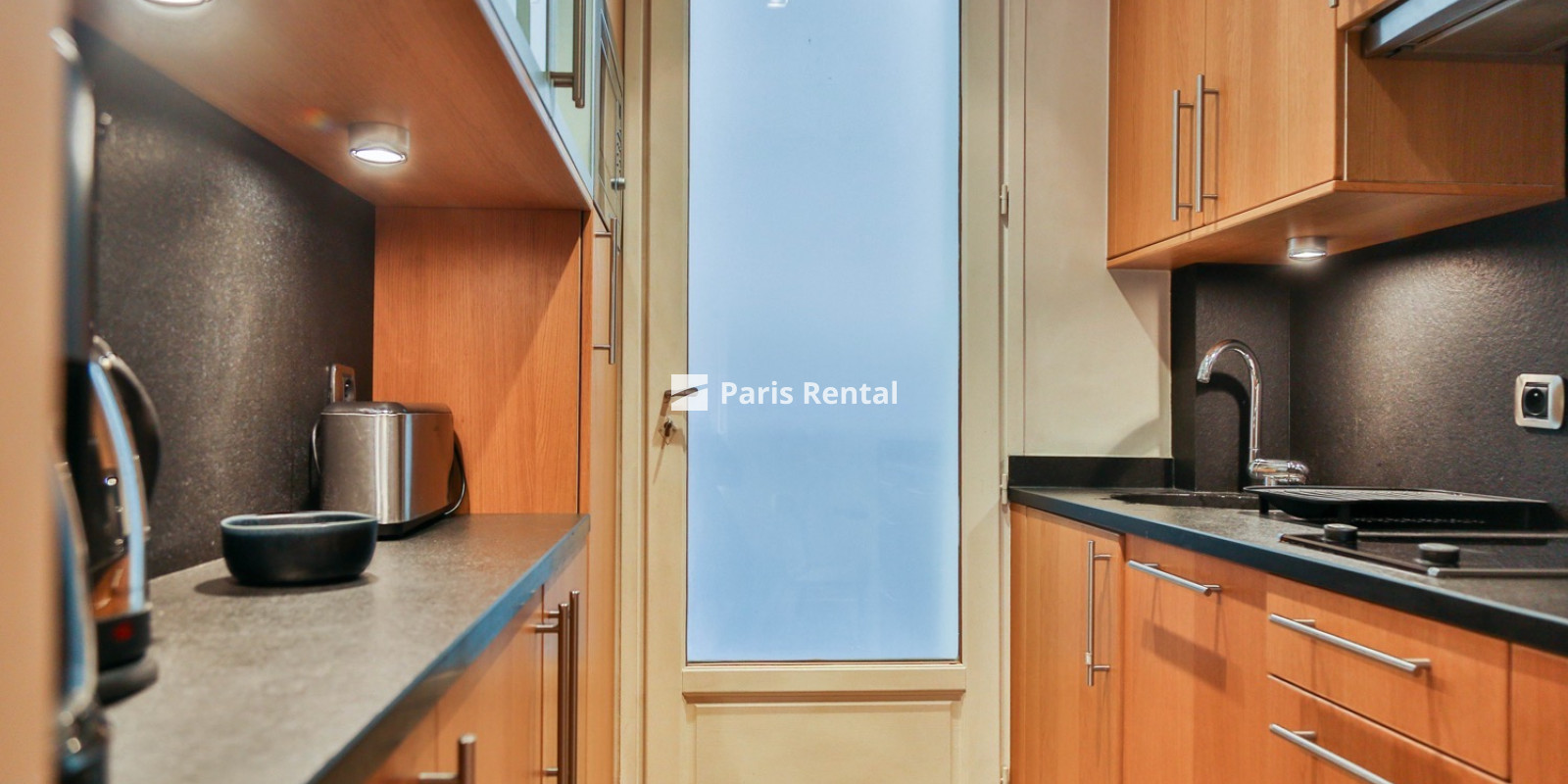 Kitchen - 
    16th district
  Victor Hugo, Paris 75016
