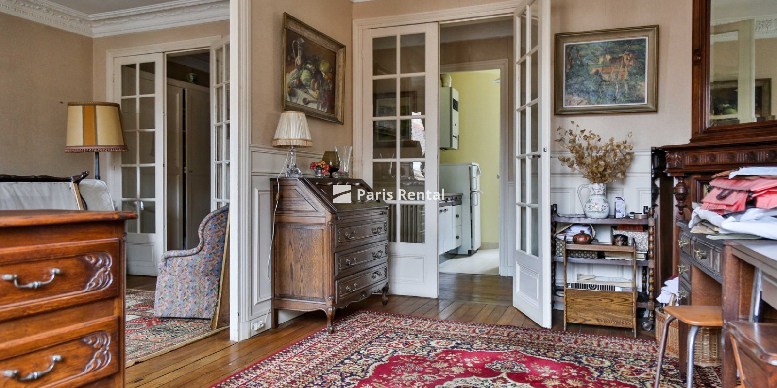 Living room - 
    18th district
  Paris 75018
