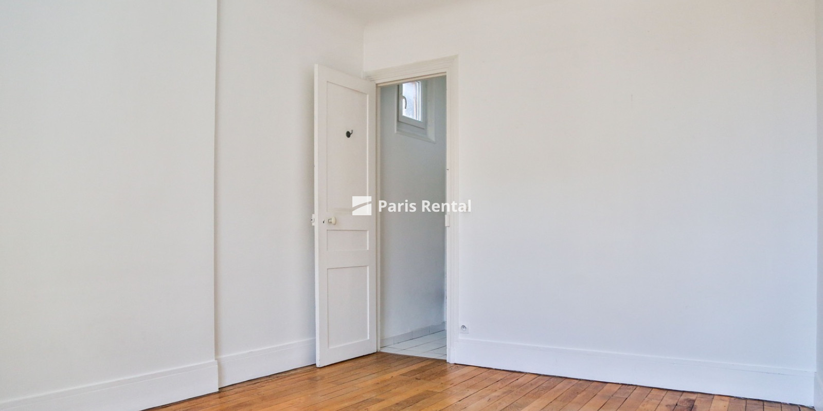 Bedroom - 
    12th district
  Paris 75012
