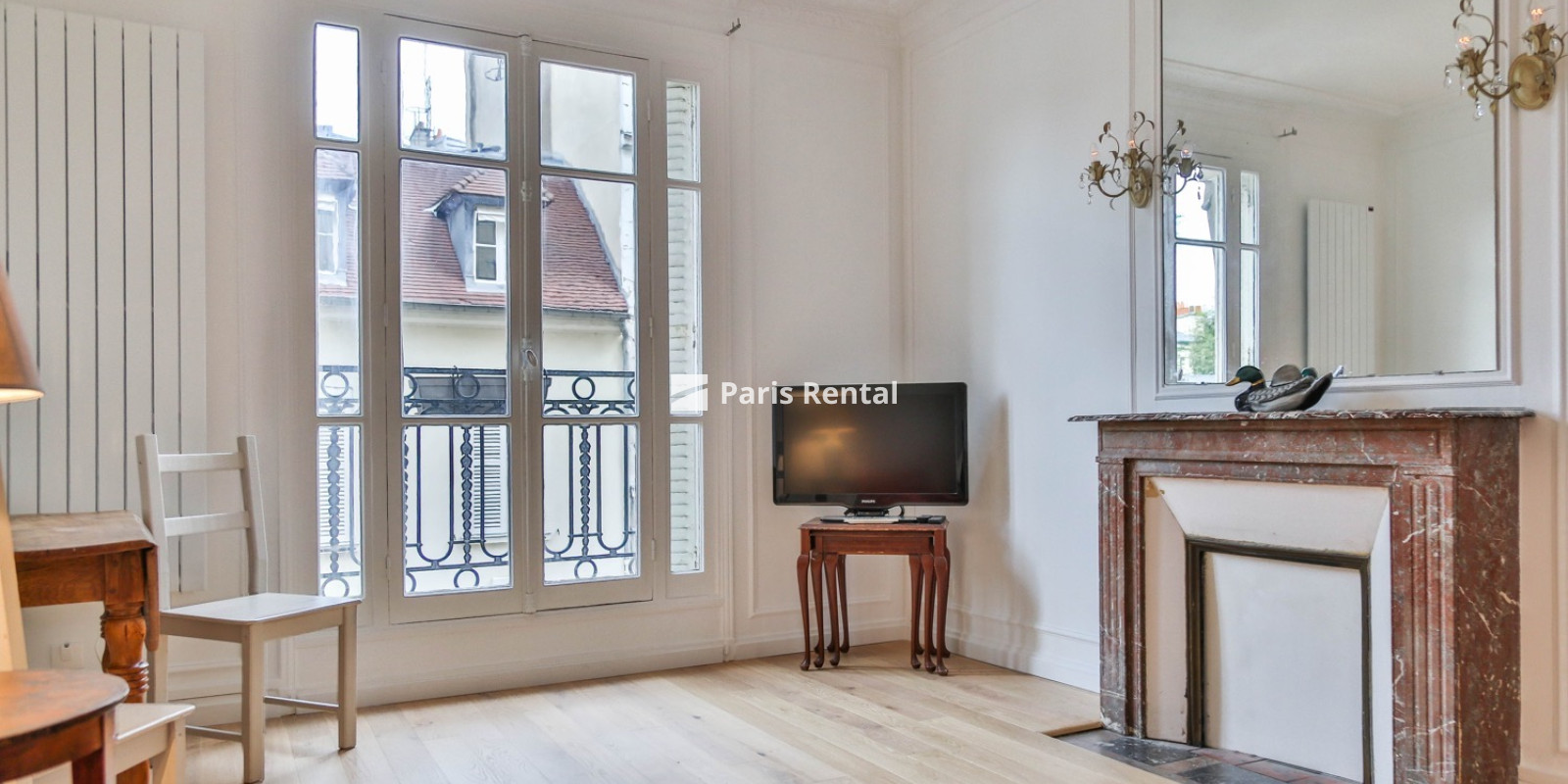 Living room - dining room - 
    18th district
  Montmartre, Paris 75018
