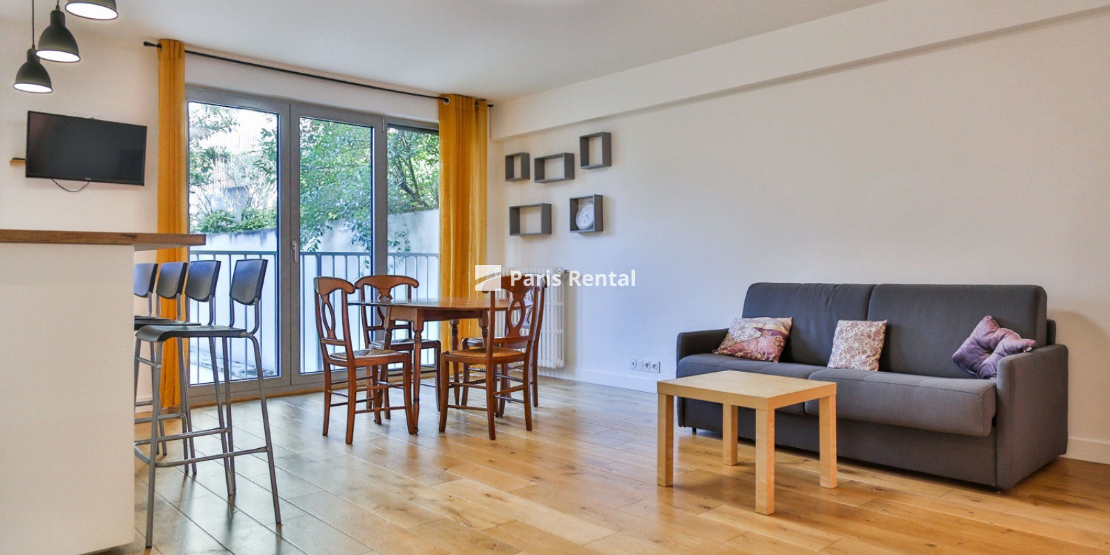 Living room - dining room - 
    13th district
  Gobelins, Paris 75013
