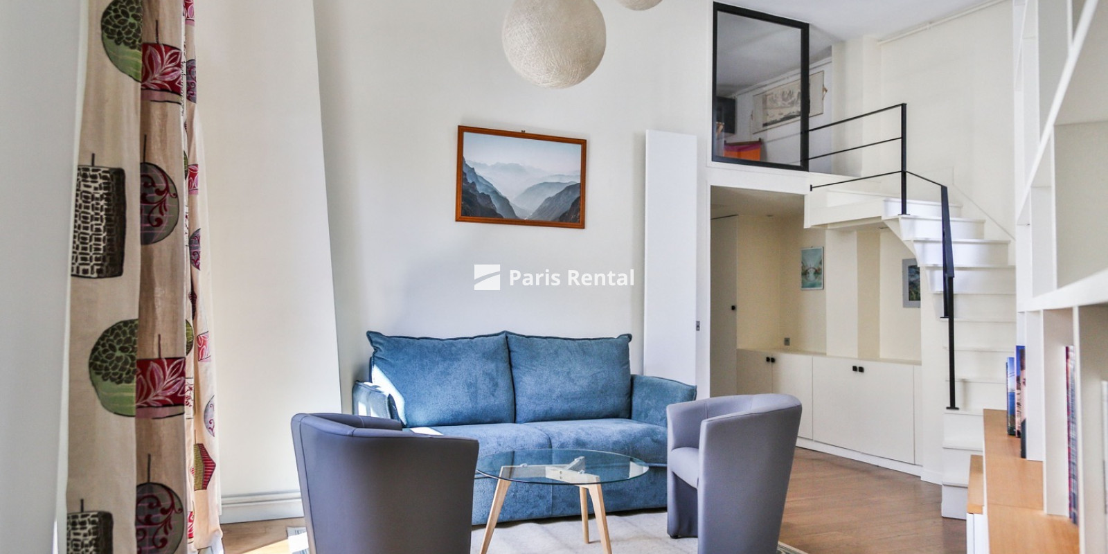 Living room - 
    10th district
  Canal St.Martin, Paris 75010
