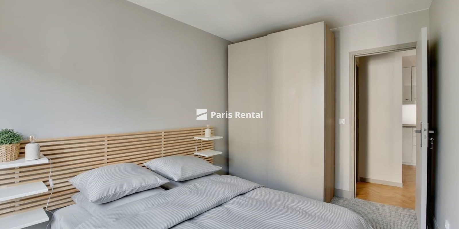  - 
    17th district
  Péreire, Paris 75017
