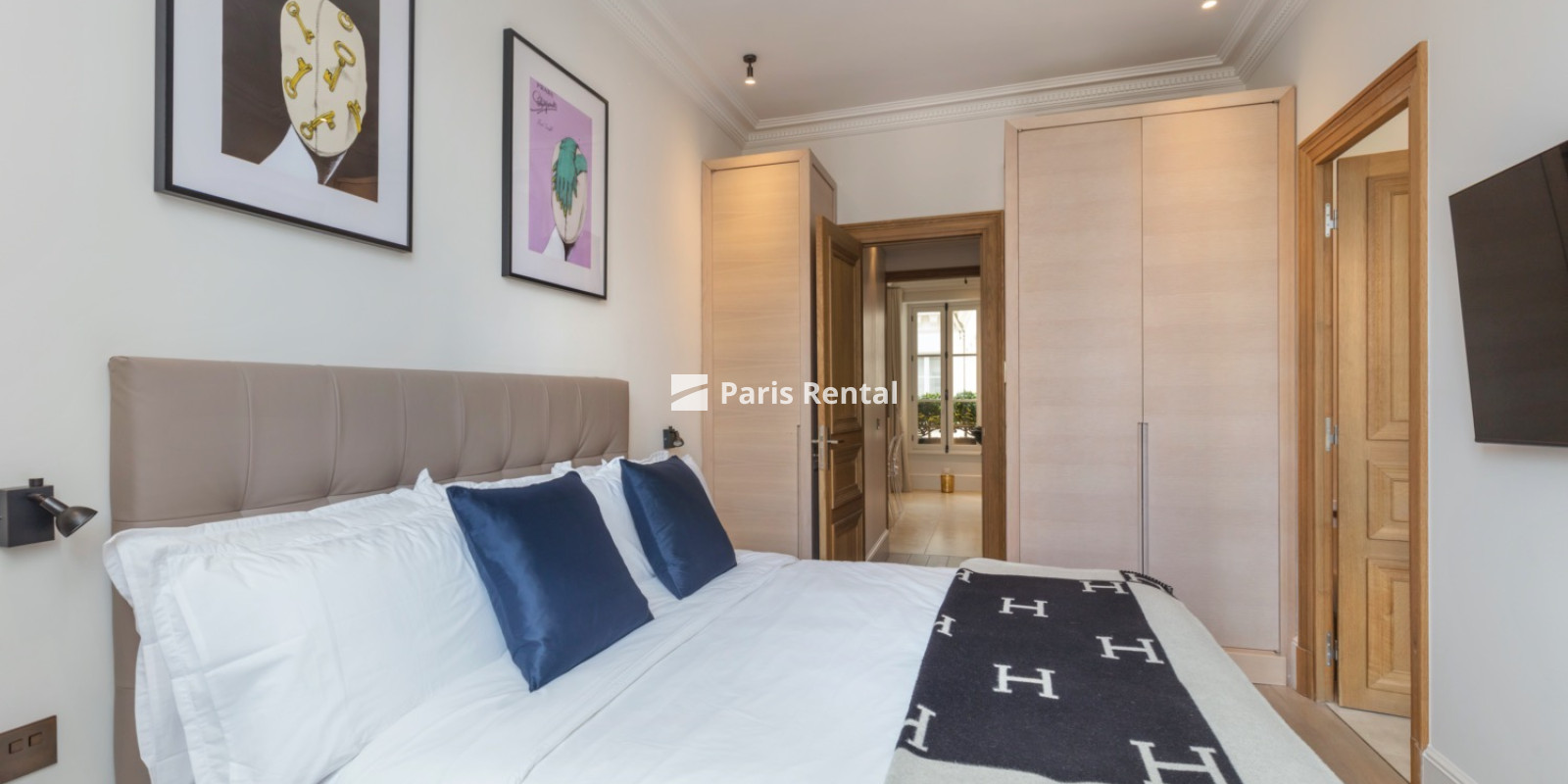  - 
    1st district
  Tuileries, Paris 75001
