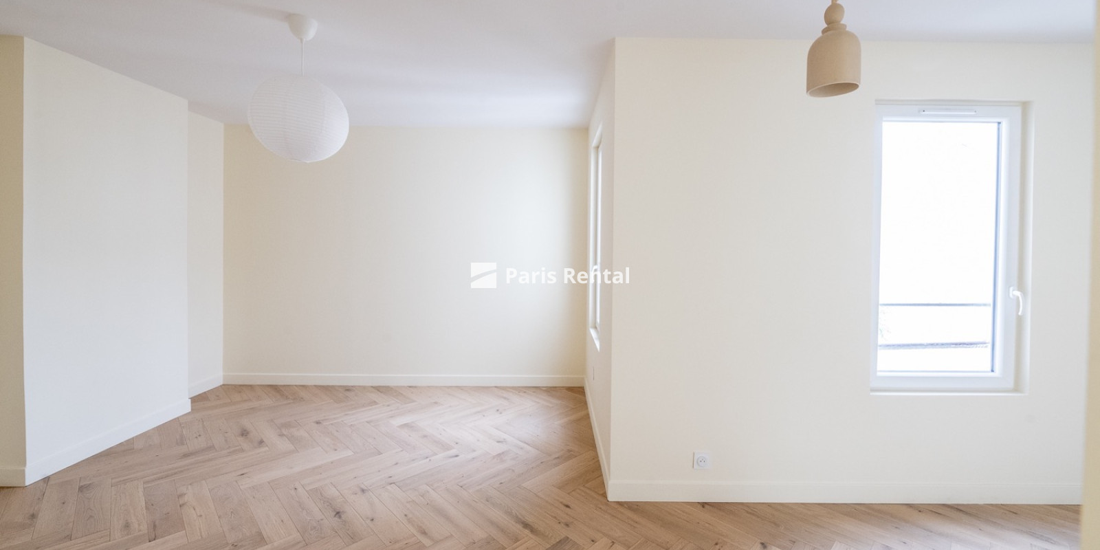  - 
    8th district
  Saint Lazare, Paris 75008
