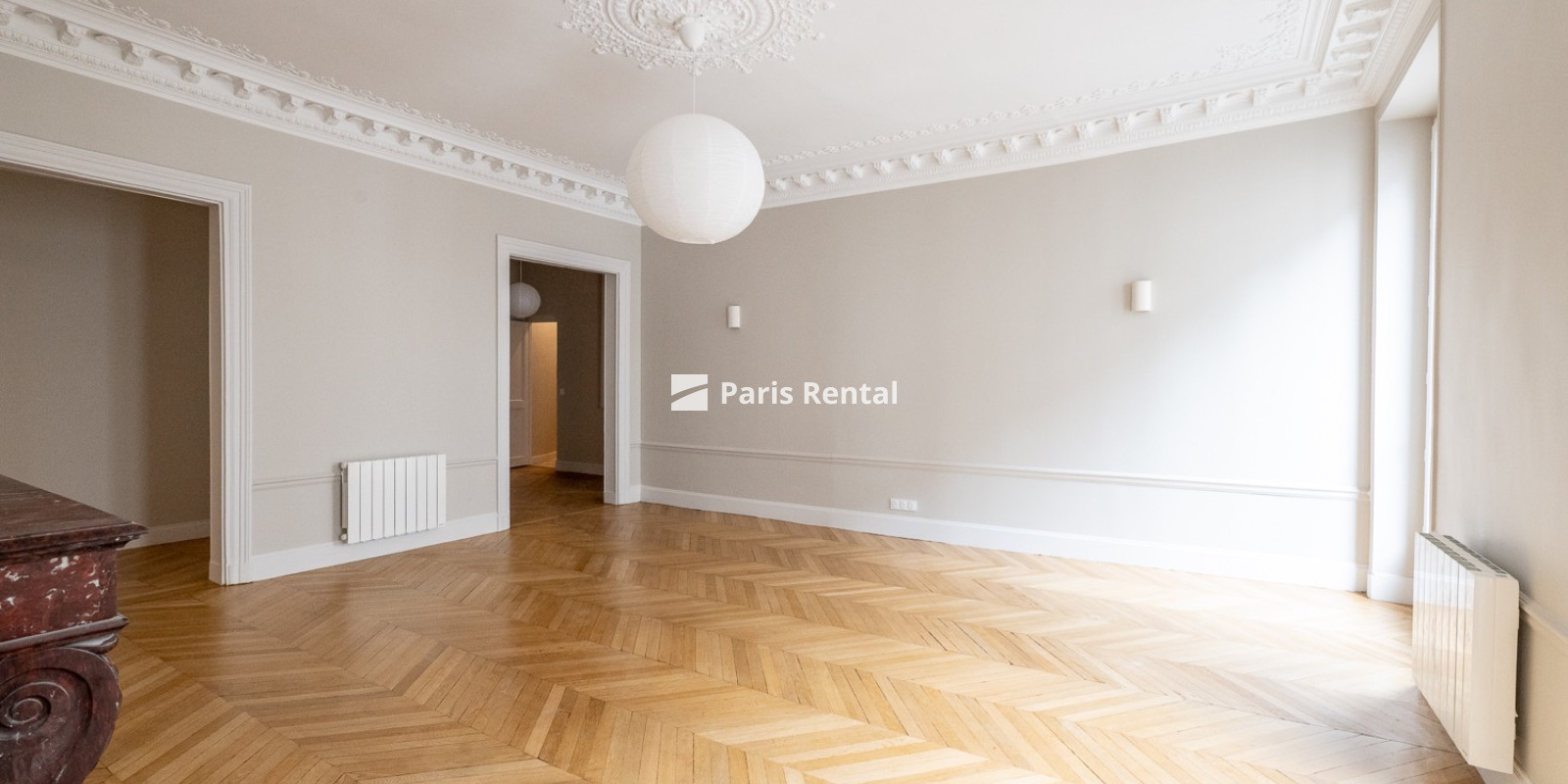  - 
    8th district
  Saint Lazare, Paris 75008
