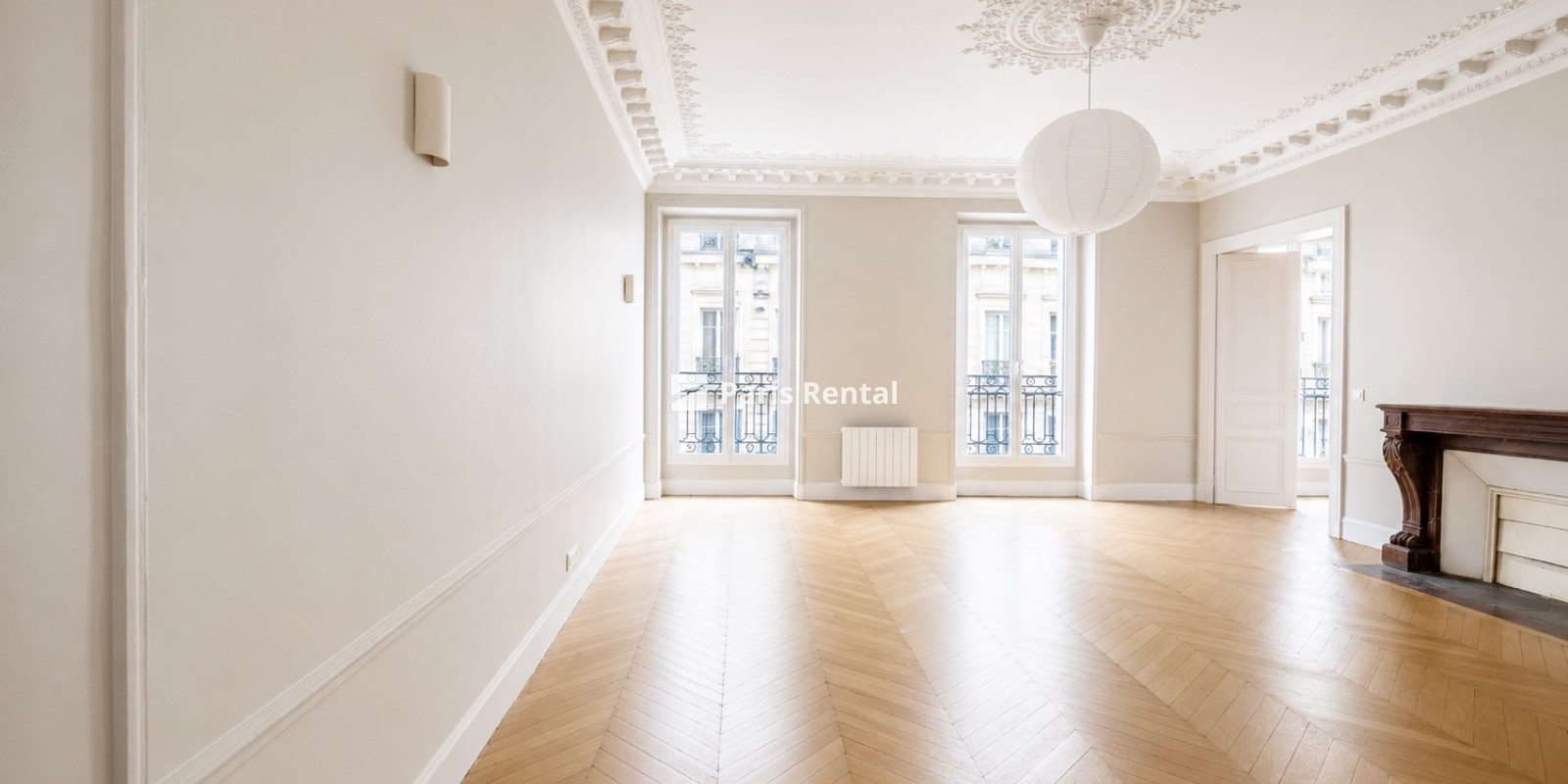  - 
    8th district
  Saint Lazare, Paris 75008
