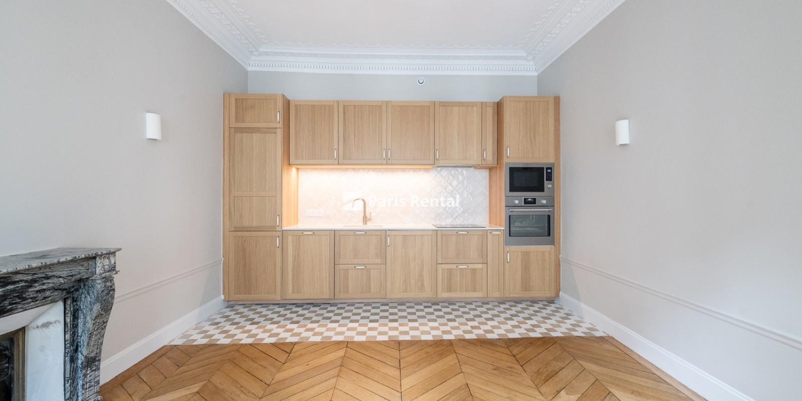  - 
    8th district
  Saint Lazare, Paris 75008

