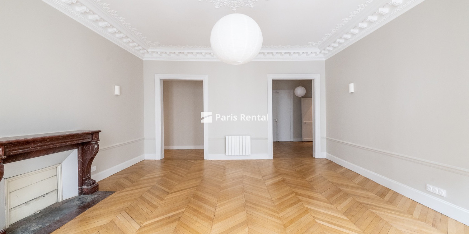  - 
    8th district
  Saint Lazare, Paris 75008
