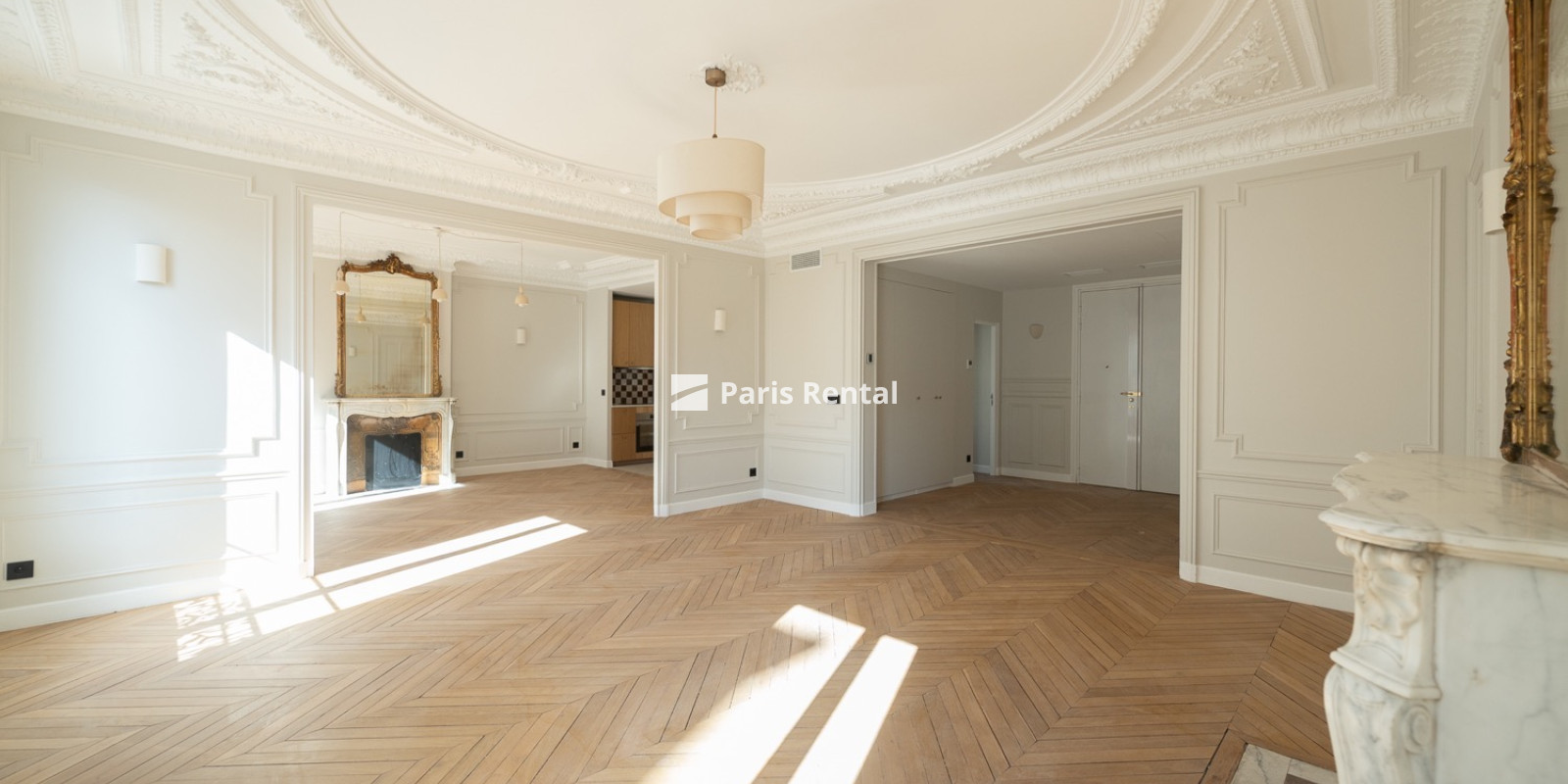  - 
    16th district
  Trocadéro, Paris 75016
