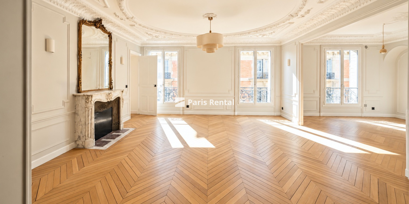  - 
    16th district
  Trocadéro, Paris 75016
