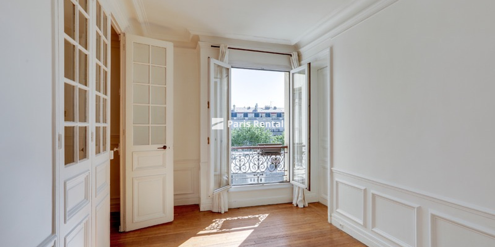  - 
    16th district
  Alma, Paris 75016
